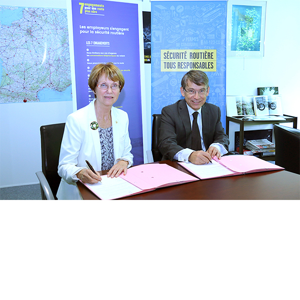 Signature D Une Convention Entre Lunaf Et La S Curit Routi Re S Curit Routi Re